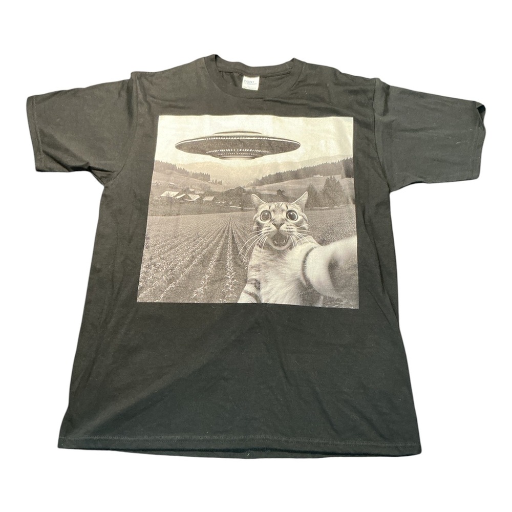 Port & Company Cat Selfie UFO Graphic T-Shirt Black Mens Large Short Sleeve